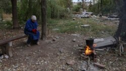 "Очень хочется, чтоб вы выехали, чтоб вы остались живой". Как украинские полицейские эвакуируют людей из Константиновки