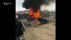 Pakistanezi furioși au dat foc mașinilor și casei comandantului unei miliții locale