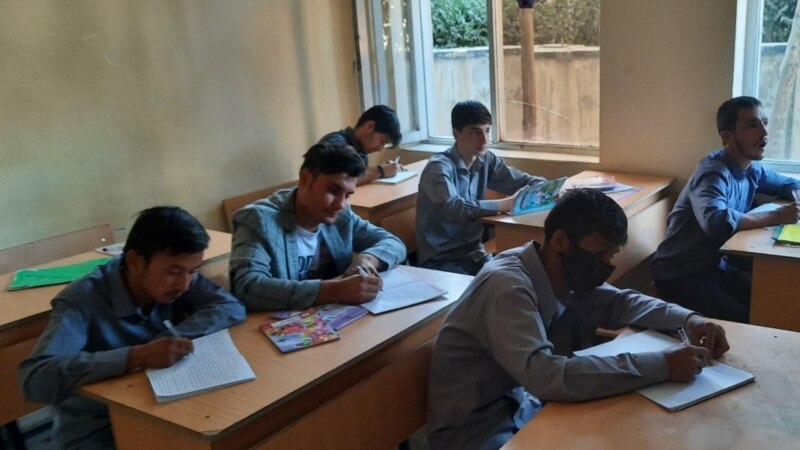 مسئولان مکاتب: مصروف نگهداشتن متعلمين سبب وقایه آنان از اعتیاد می‌شود