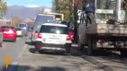 Полициска блокада на мостот „Око“