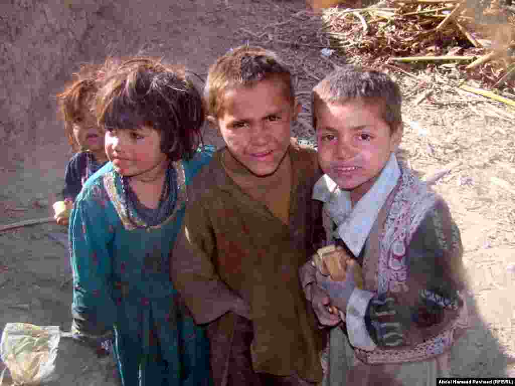 Afghanistan - Loši uvjeti u kojima žive djeca raseljenih familija, potrebna pomoć i u hrani, 02.01.2011.