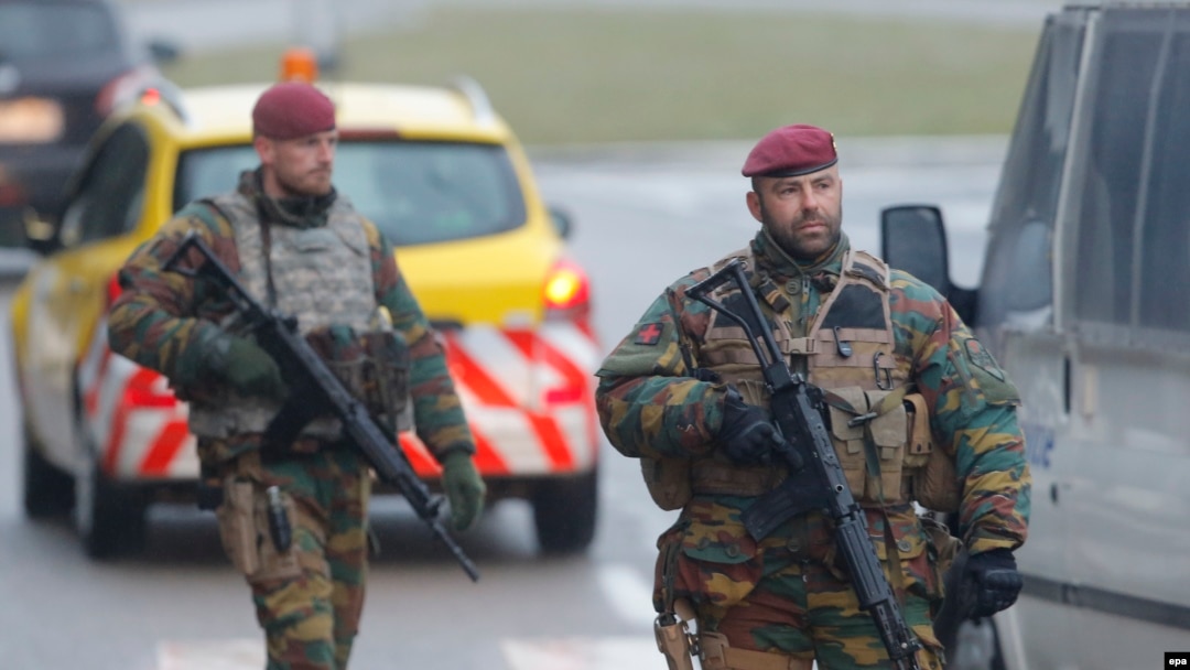Belgian soldiers check vehicles upon their arrival at Zaventem airport in Brussels. (file photo)