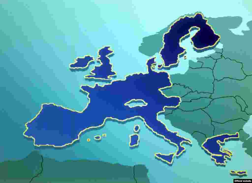 EU - A picture of some Euro banknotes and various Euro coins, 14Oct2006 - EU50 Euro was introduced in 2002 as a single European currency of the Eurozone 