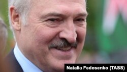 Президент Олександр Лукашенко, ймовірно, балотуватиметься на шостий президентський термін