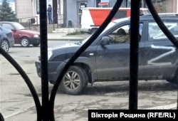 У Маріуполі та наближених населених пунктах вулицями пересувається російська військова техніка та легкові авто із літерою «Z». Квітень 2022 року