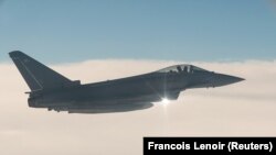 Imagine de arhivă cu un avion multi-rol Typhoon, care aparține forțelor aeriene britanice.