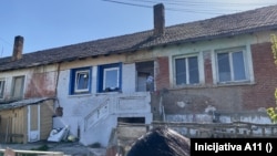 Jedna od baraki u naselju na obodu starog rudnika u Boru, na istoku Srbije.