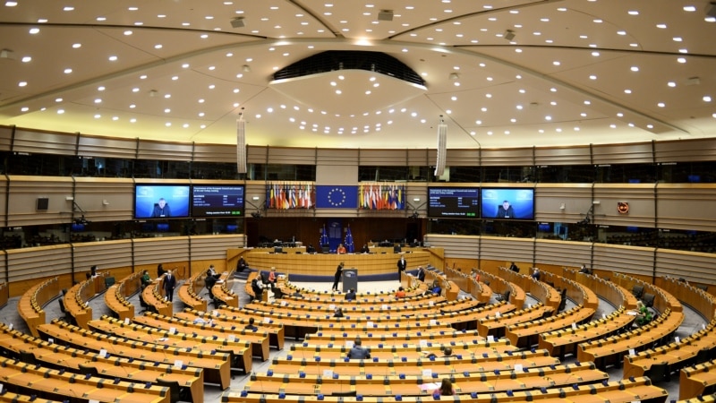 اروپايي پارلمان له پاکستان سره تجارتي اړیکو ته د بیا کتنې غوښتنه کړې