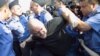 Сергея Удальцова стражи порядка задерживают регулярно 