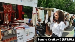 Sabina Berisha nga Prizreni, thotë se nuk po mund të gjejë një vend pune për shkak se i përket komunitetit rom. 