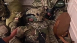 Спецназ у заручниках – відео очевидців зсередини будинку Атамбаєва