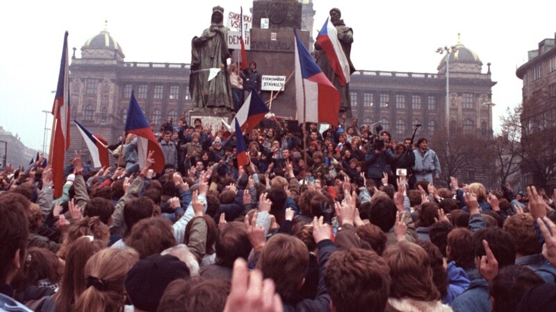 Как шпион спровоцировал Бархатную революцию в Чехословакии