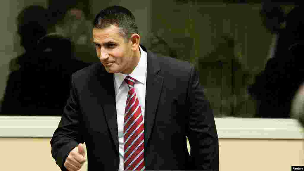 Haški tribunal - Idriz Balaj nakon presude, 29. novembar 2012. Foto: REUTERS / Koen van Weel
