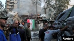 Сцената по она што сириските и иранските медиуми го опишаа како израелски воздушен напад врз иранскиот конзулат во Дамаск, Сирија, на 1 април 2024