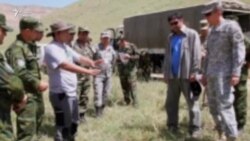 Ситоиши афсарони амрикоӣ аз сарбозони Тоҷикистон