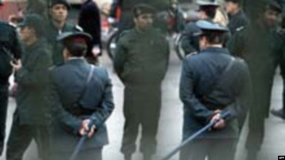 در روز هجدهم تیرماه سال 78 نیروی انتظامی و لباس شخصی ها به خوابگاه دانشجویان حمله کردند.