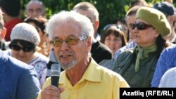 Вәлиәхмәт Бәдретдинов митингта. Уфа, 16 сентябрь, 2017.