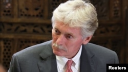 «На якійсь стадії, так, підключення європейців буде потрібне. Але поки що про це ніхто предметно не говорив», – сказав речник Кремля