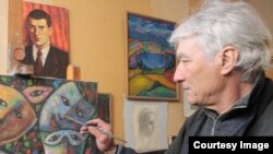 Валерий Авагимов – известный человек в Цхинвале. Он выбивается из общего формата по одной простой причине – людей поражает его наивная искренность во всем: в стихах, песнях, картинах, любви к родине
фото: cominf.org