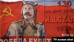 Карикатура на французского актера Жерара Депардье, который получил гражданство РФ.