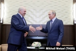 Аляксандар Лукашэнка і Ўладзімер Пуцін падчас сустрэчы ў жніўні 2018-га