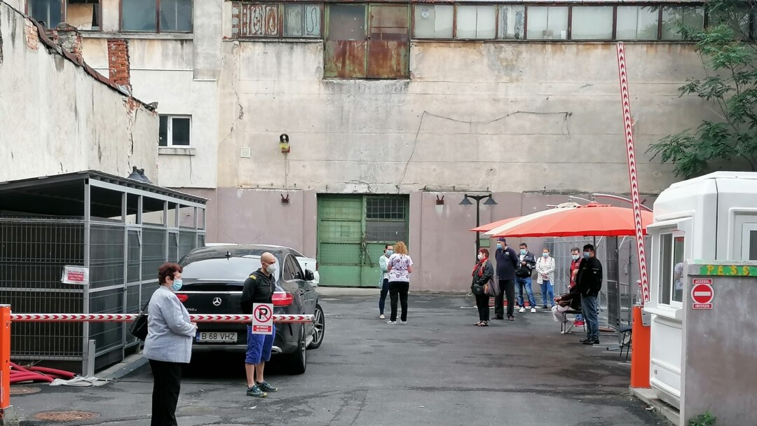 Parcarea unde clinica privată testează bucureștenii înscriși în program