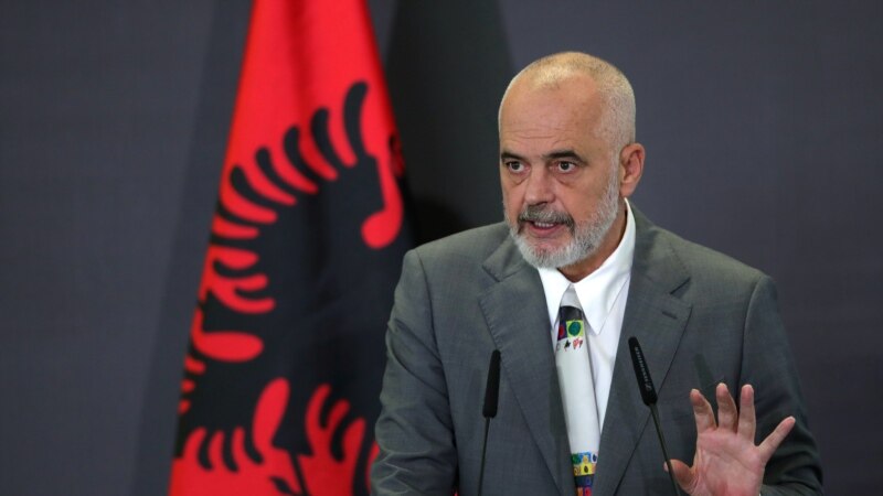 Рама: Никој не може да и држи лекции на Албанија