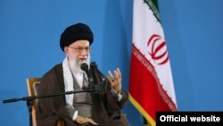 Верховный руководитель Ирана аятолла Али Хаменеи. 
