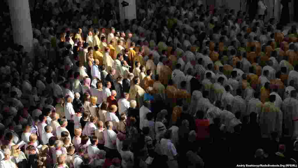 Ukraine -- Believers gathered for the dedication of the Patriarchal Cathedral of UGCC (Ukrainian Greek Catholic Church), Kyiv, August 18, 2013