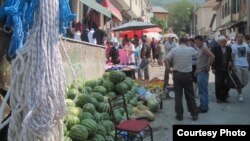 Градски пазар во Дебар.