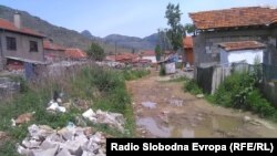 Ромската населба „Три багреми“ во Прилеп.