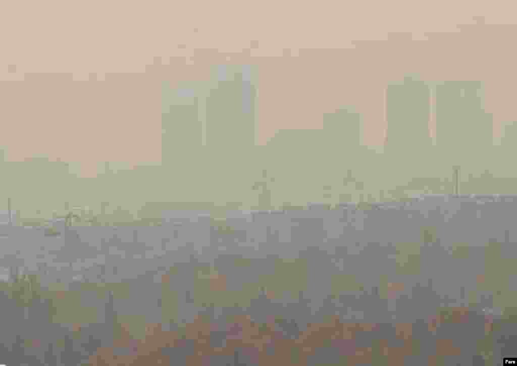 Iran -- air pollution in Tehran, 06Dec2006