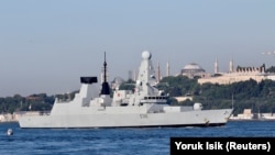 Büyük Britaniya HMS Defender raketa eskandron mina taşıyıcısı, arhiv fotosı