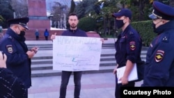 Артем Дудич, участник акции в поддержку Навального в Ялте