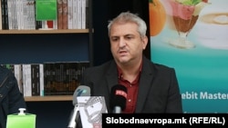 Писателот Владимир Јанковски на доделување на наградата Роман на годината за 2020, Скопје 15 март 2021