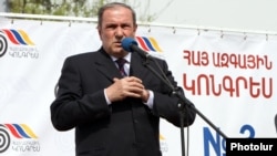 Armenia - Opposition leader Levon Ter-Petrosian at a campaign rally in Ararat province, 16Apr2012.