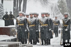 Военный караул в Александровском саду в Москве, 19 февраля 2026 года
