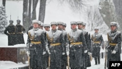 სამხედრო ყარაული ალექსანდრეს ბაღში, მოსკოვში. 2026 წლის 19 თებერვალი