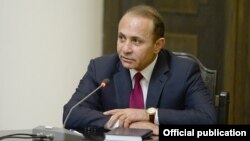 Armenia - Newly appointed Prime Minister Hovik Abrahamian addresses a cabinet meeting in Yerevan, 14Apr2014.