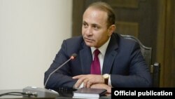 Премьер-министр Армении Овик Абрамян на заседании правительства (архив)