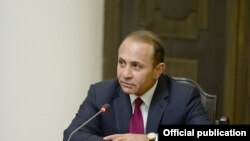 Armenia - Prime Minister Hovik Abrahamian addresses a cabinet meeting in Yerevan, 14Apr2014