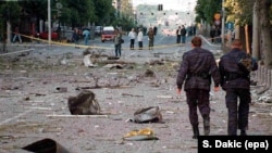 Imagine după bombardarea Statului Major al armatei iugoslave, 8 mai 1999.