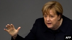  Ангела Меркел држи говор во германското Собрание