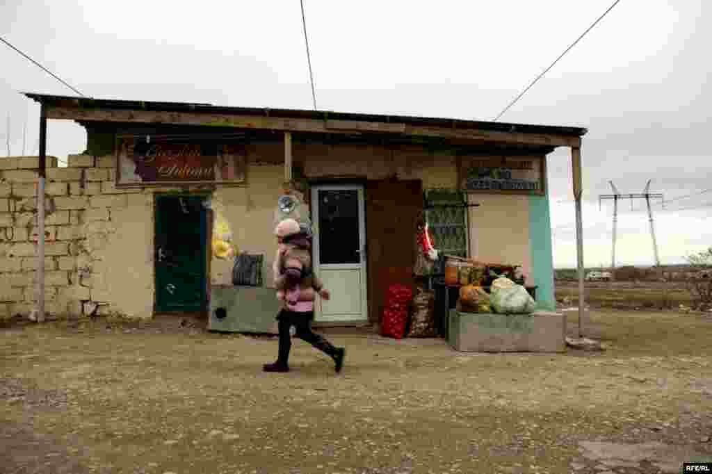 Qazsız, susuz, tualetsiz qəsəbə-Atyalı #24