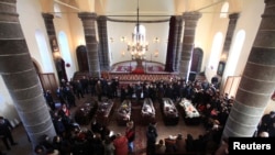 Во время похорон в Гюмри членов семьи Аветисян