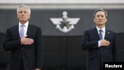 U.S. Secretary of Defense Chuck Hagel (left) and South Korean Defense Minister Kim Kwan-jin in Seoul on October 2