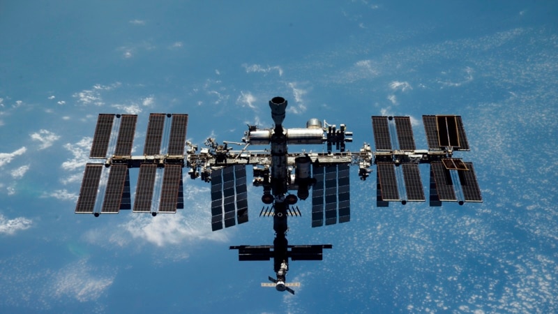 Руски сателит се распадна во вселената
