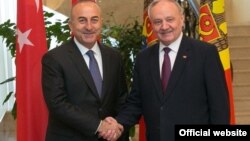 Mevlüt Çavuşoğlu primit de președintele Timofti la Chișinău