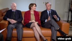 Dvojica republikanskih senatora John McCain i Lindsey Graham, te demokratski senator Amy Klobuchar za RSE su kazali kako će Kongres u 2017. nastaviti akciju protiv Rusije sa više sankcija