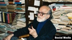 Mircea Eliade (9 martie 1907, București, România – 22 aprilie 1986, Chicago, Illinois, SUA)